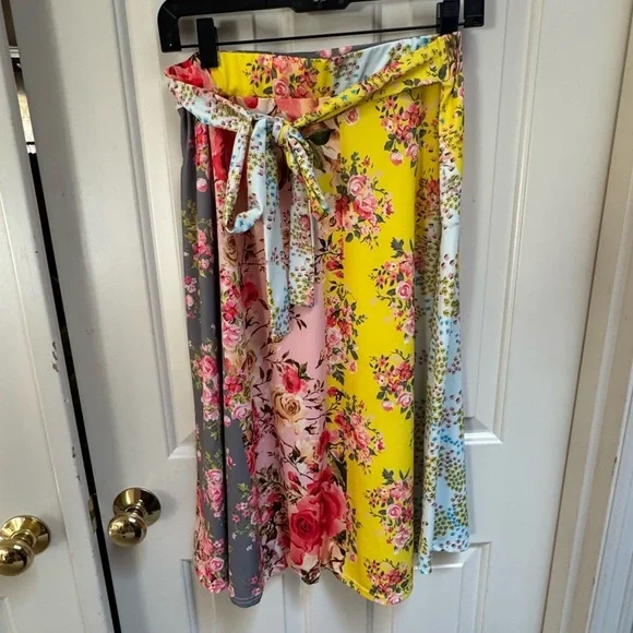 Lily Midi Skirt - Picture 1 of 5